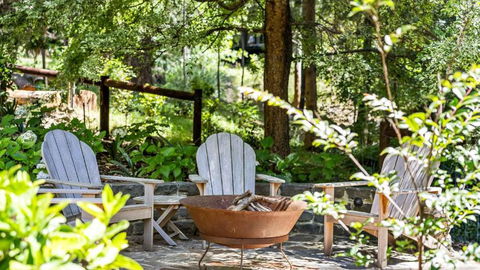 FROGWELL HOLLOW Immerse Into An Idyllic Fairytale - Accommodation Main Beach 1