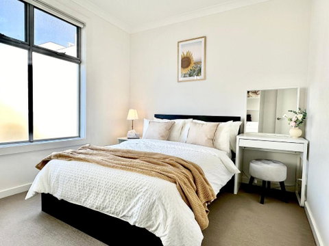 Fully Equipped 3BR-Townhouse - Accommodation Main Beach 1