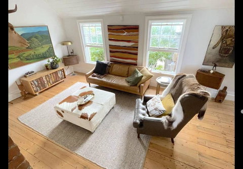 Gable House - Accommodation Main Beach 0