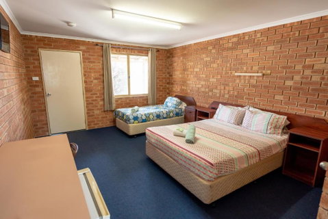 Gascoyne Hotel - Accommodation Main Beach 2