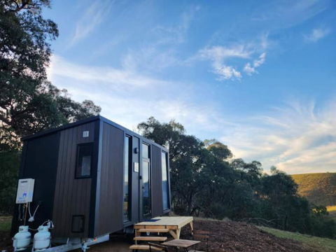 Gem Near The Dam By Tiny Away - Accommodation Main Beach 0