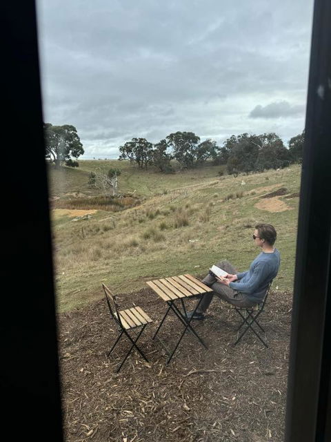 Gem Near The Dam By Tiny Away - Accommodation Main Beach 4