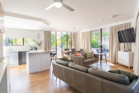 Getaway On Surf - Ground Floor Apartment - Family Friendly 100m From The Beach - Accommodation Main Beach 0