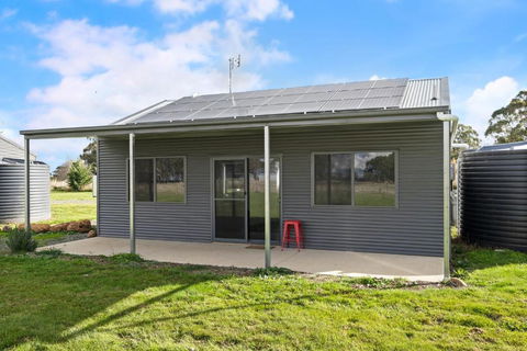 Glenowrie Cottage - 1 King 2 Singles Near Cadia - Accommodation Main Beach 2