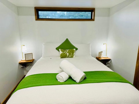 GORGE Chocolates Tiny House - Accommodation Main Beach 4