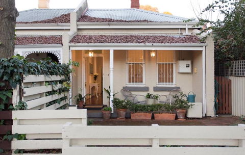 Gorgeous Subiaco Cottage - Accommodation Main Beach 0