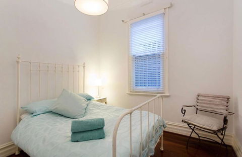Gorgeous Subiaco Cottage - Accommodation Main Beach 4