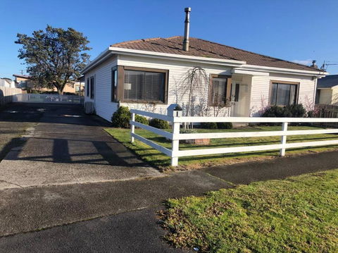 Guesthouse On Grant Street - Accommodation Main Beach 2