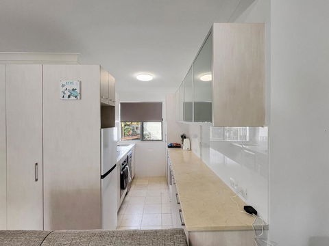 H2O Holiday Apartments Unit 12 - Accommodation Main Beach 2