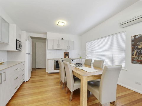 H2O Holiday Apartments Unit 13 - Accommodation Main Beach 4