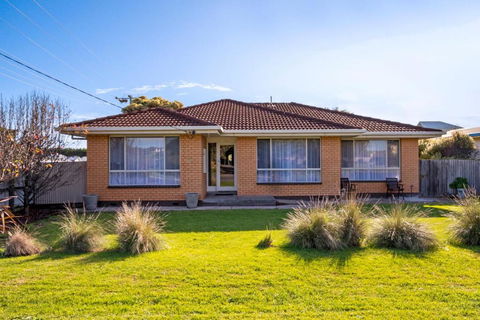 Hakuna Matata - Accommodation Main Beach 0