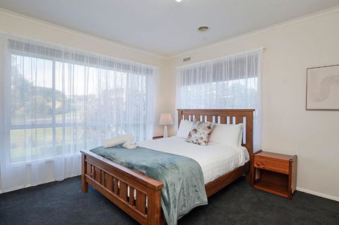 Hakuna Matata - Accommodation Main Beach 2