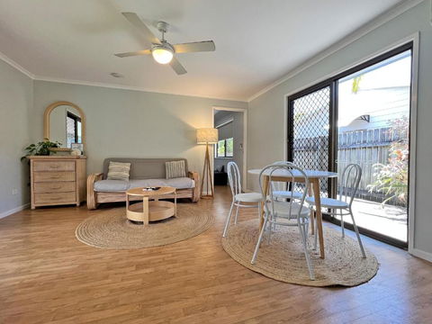 HAPPY DAZE - Accommodation Main Beach 2