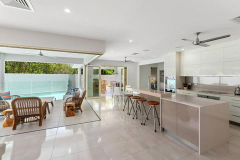 Harbour Drive Luxury In Bluewater Estate - Accommodation Main Beach 1