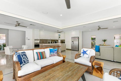 Harbour Drive Luxury In Bluewater Estate - Accommodation Main Beach 2