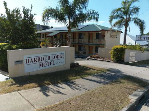 Harbour Lodge Motel - Accommodation Main Beach 1