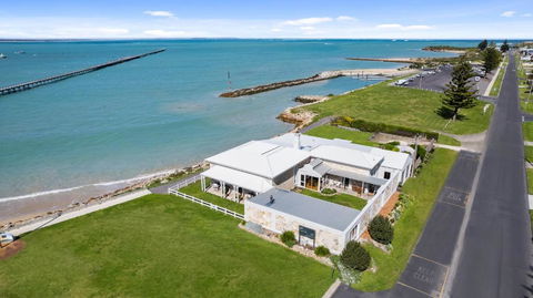 Harbour Masters Beachport - Accommodation Main Beach 0
