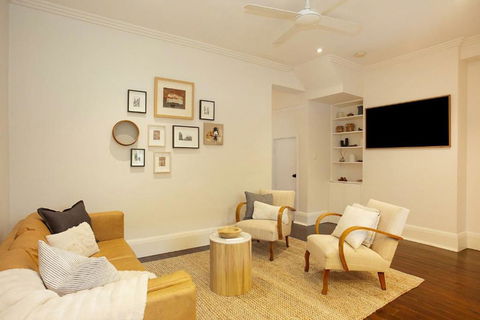 Harbourside Hideaway Double Bay - Accommodation Main Beach 2