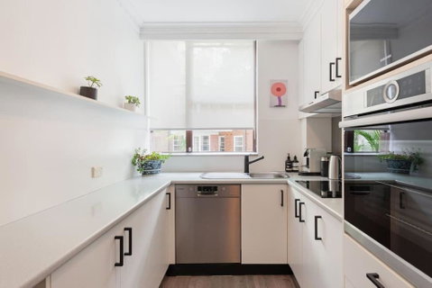 Harbourside Style, 2 Bed, A/C, Pool -Elizabeth Bay - Accommodation Main Beach 2