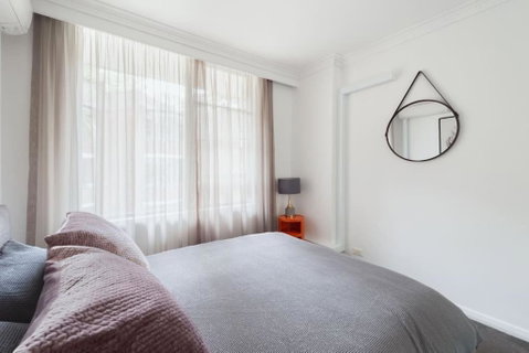 Harbourside Style, 2 Bed, A/C, Pool -Elizabeth Bay - Accommodation Main Beach 3
