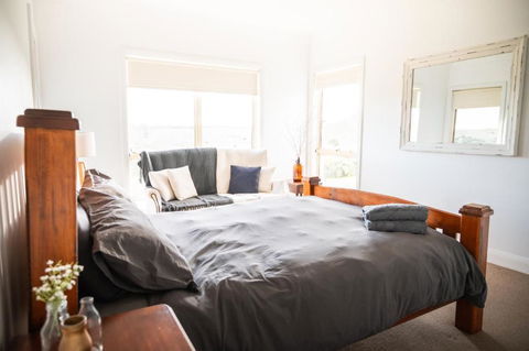 Harry Scotts Farmhouse At Vineyard - Accommodation Main Beach 3