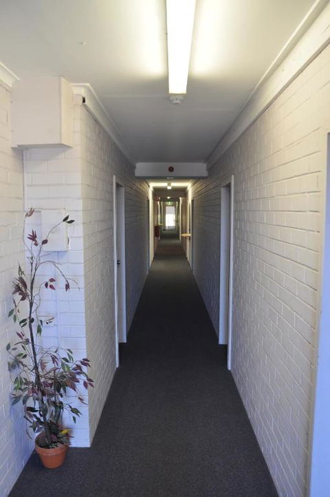 H & D Apartments - Accommodation Main Beach 2