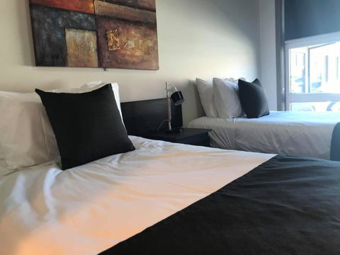 Guiding Star Motel & Hotel - Accommodation Main Beach 3