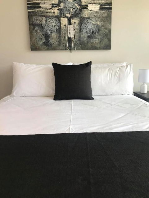 Guiding Star Motel & Hotel - Accommodation Main Beach 2