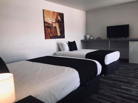 Guiding Star Motel & Hotel - Accommodation Main Beach 4