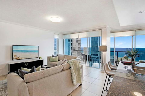 HIGH FLOOR GUARANTEE - 3 Bedroom Plus Study Apartments At Chevron Renaissance - Self Contained & Privately Managed - Wow Stay - Accommodation Main Beach 1