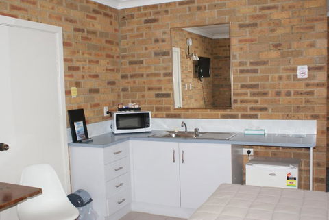 Hawks Nest Motel - Accommodation Main Beach 2