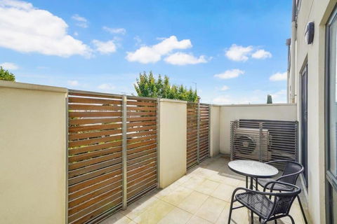 Hawksburn Village - 2 Bed Apt In Central Prahran - Accommodation Main Beach 1