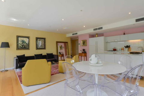 HAZEL Chapel St Socialite. Pool, Spa & Gym - Accommodation Main Beach 1