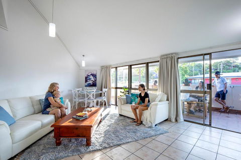 Heart Of Airlie Beach Apartment - Accommodation Main Beach 1