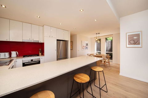 Heart Of Hampton By The Beach - Accommodation Main Beach 3