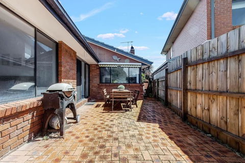 Hearthstone Haven - Spacious Beachside Group Getaway - Accommodation Main Beach 0