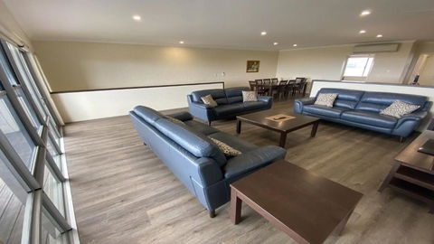 Heat N View - Accommodation Main Beach 3