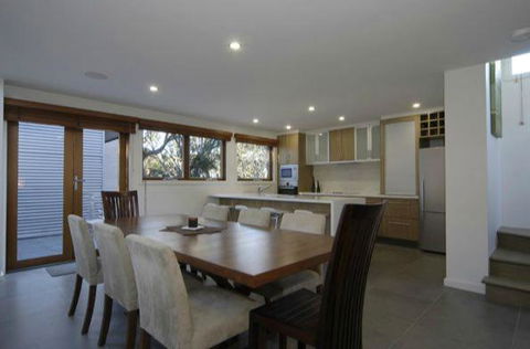 Heavenly - Accommodation Main Beach 3