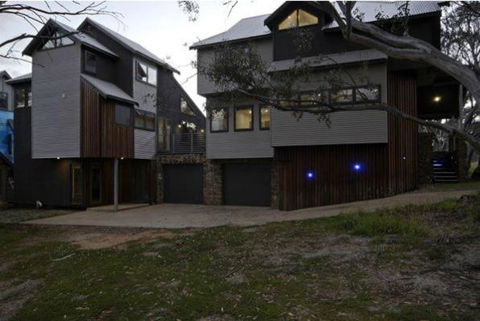 Heavenly - Accommodation Main Beach 1