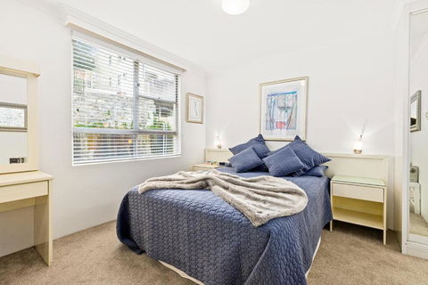 HENRY12 Self- Catering - Accommodation Main Beach 3