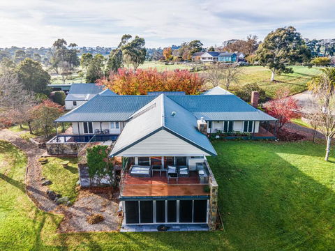 Heritage Holiday House No.15 - Accommodation Main Beach 1