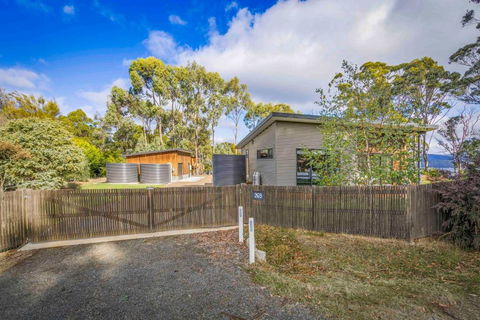 Herlihys On Huon - Cabin 2 - Accommodation Main Beach 2