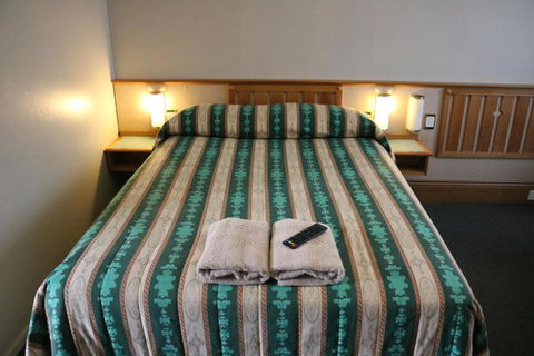 Hermitage Motel - Accommodation Main Beach 2