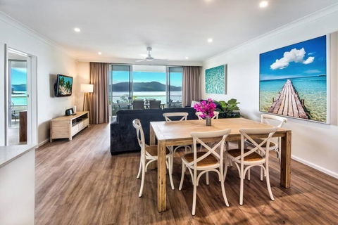 Hibiscus 207 & Free Buggy - Hamilton Island - Accommodation Main Beach 0