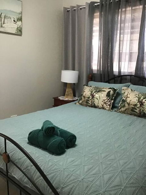 Hideaway On King - Accommodation Main Beach 2