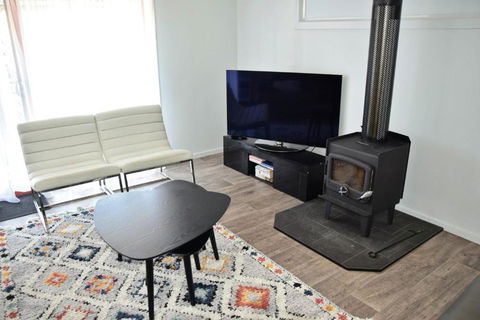 High 5 - Accommodation Main Beach 3