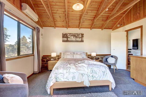 HighRoost Bed & Breakfast Accomodation - Rural Escape - Accommodation Main Beach 3