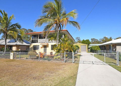 High Tide On Burrum - Downstairs Unit Only - Close To Beach - Accommodation Main Beach 0