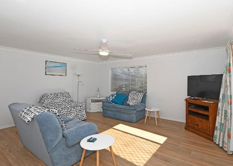 High Tide On Burrum - Downstairs Unit Only - Close To Beach - Accommodation Main Beach 1