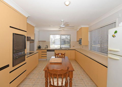 High Tide On Burrum - Downstairs Unit Only - Close To Beach - Accommodation Main Beach 2